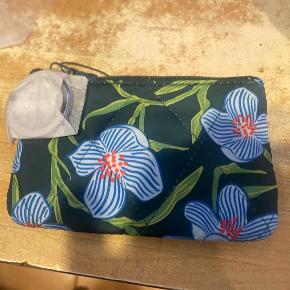 Vera Bradley Charlotte Stems Blue Floral Quilted Zip ID case/Wristlet NWT